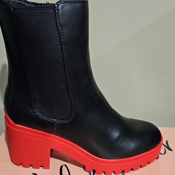 Womens boots - Picture 1 of 2